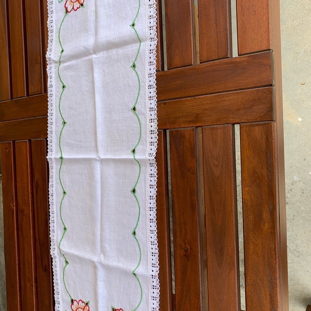Table runner - Picture 2 of 4